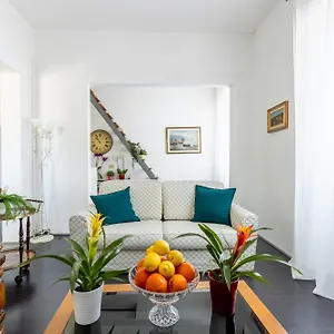 Guesthost - Station Oasis With Parking And Garden